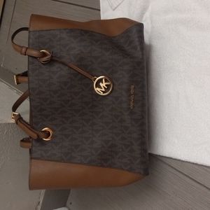 MICHAEL KORS WALSH TOTE